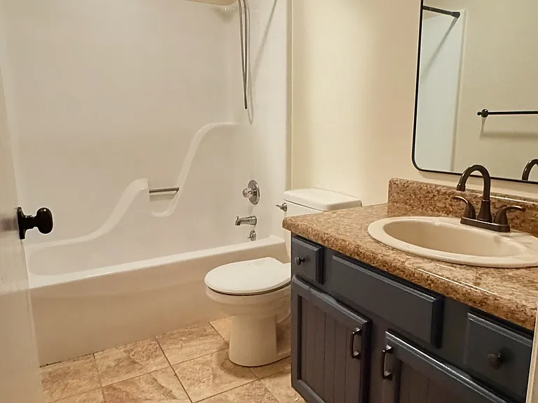 15 Mayfair Pl — Photo 9
