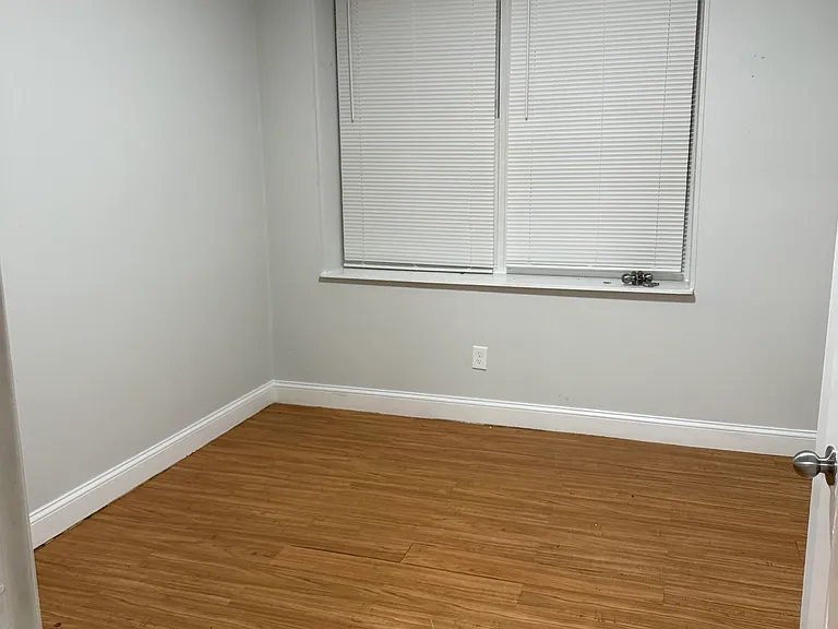 7 Esmond St #4 — Photo 7