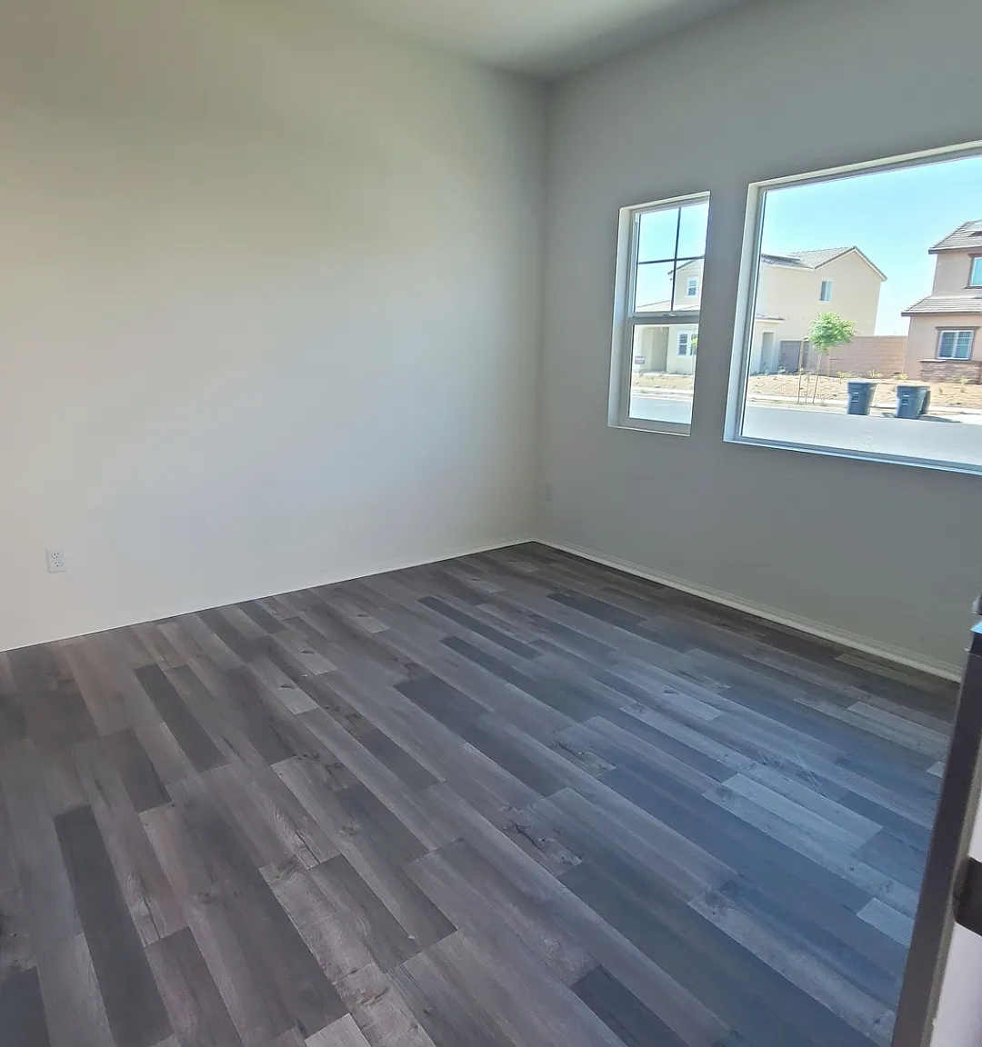 563 Hydrangea St — Photo 3