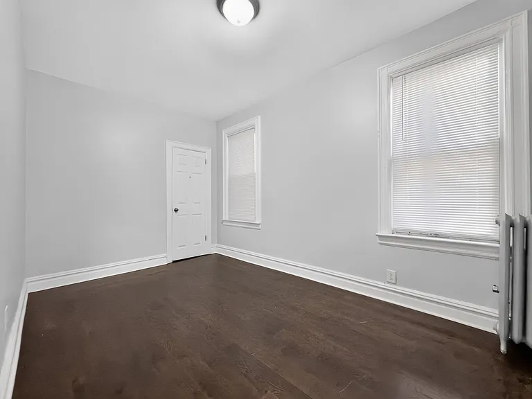 86 W 45th St #1 — Photo 9