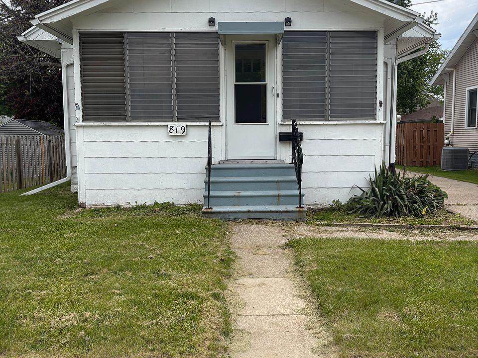 1st image of 819 N Elm Ave