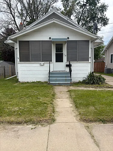 819 N Elm Ave Photo 1