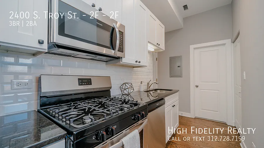 Building Photo - 2400 S Troy St #2F