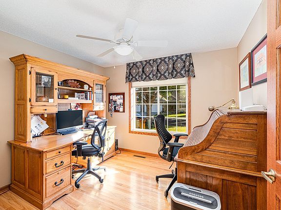 3rd image of 561 Marmik Cir