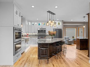 1435 Wildflower Ln, Chaska, MN 55318