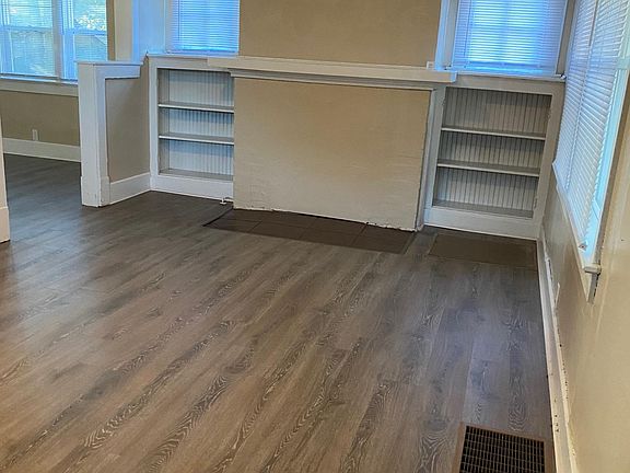 3rd image of 2867 Indianapolis Ave