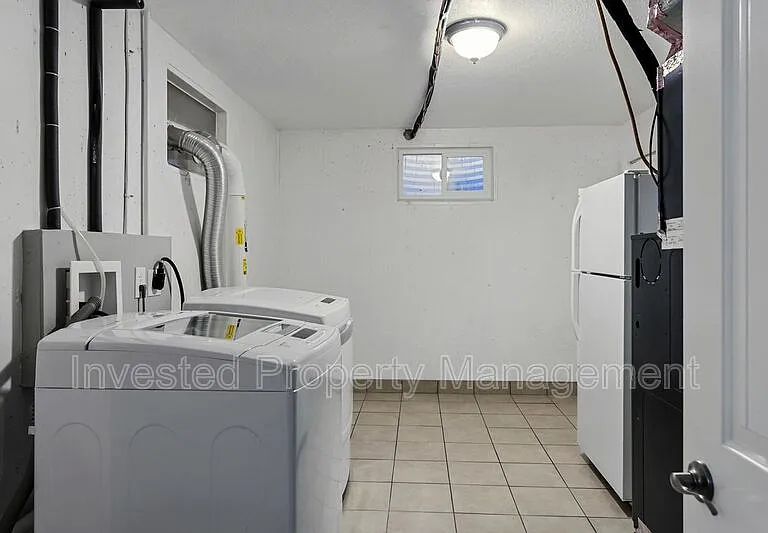 2591 S Raleigh St — Photo 29