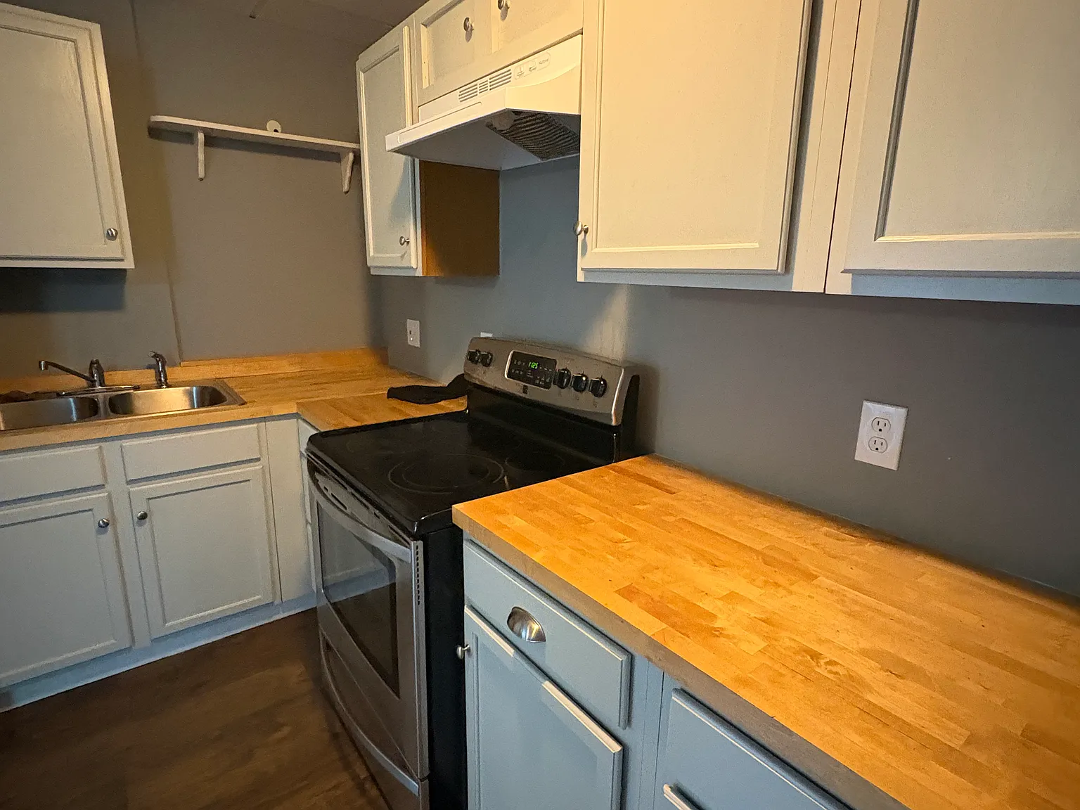 3 bed, 1400 sqft, $1,690 — Photo 2