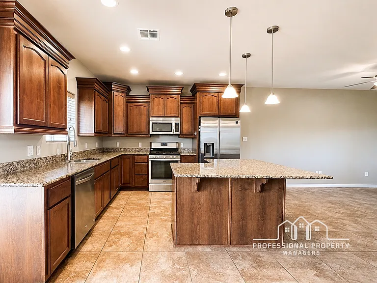 2845 W 31st Ln — Photo 8