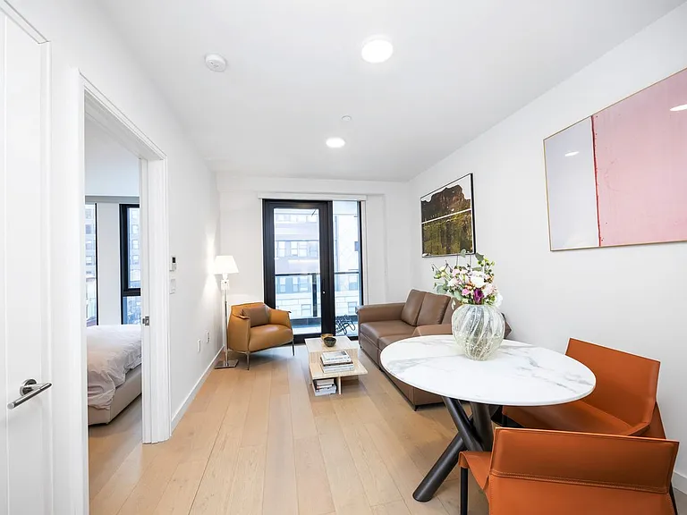 300 W 30th St #4D — Photo 8