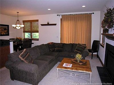 5th image of 87 Chestnut Ln
