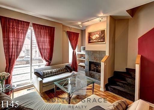 4th image of 1145 W Newport Ave #1125