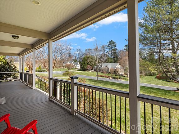 4th image of 18 Brook Meadows Ln