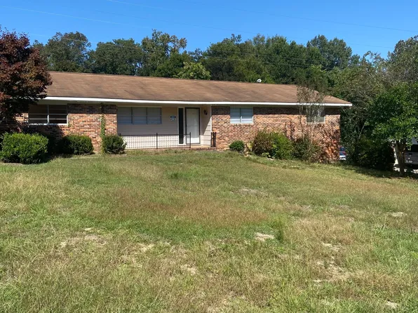 3881 Woodside Dr, Macon, GA 31206