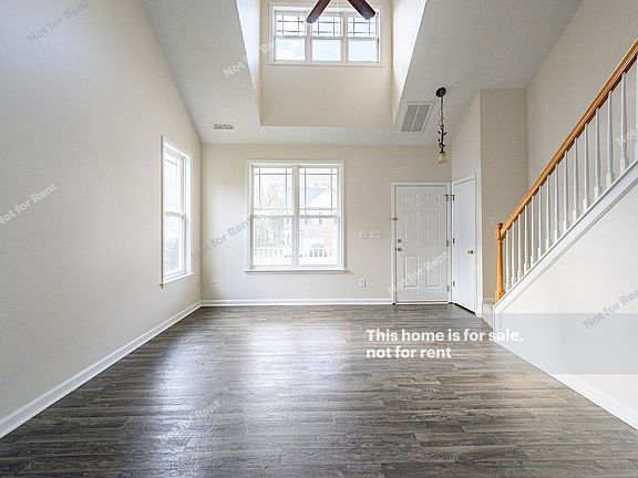 3rd image of 212 Woodson Dr