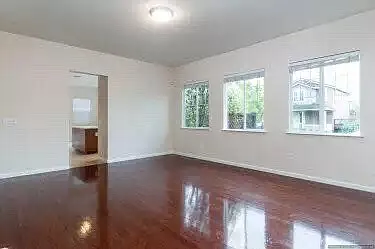 436 Chase St photo 1