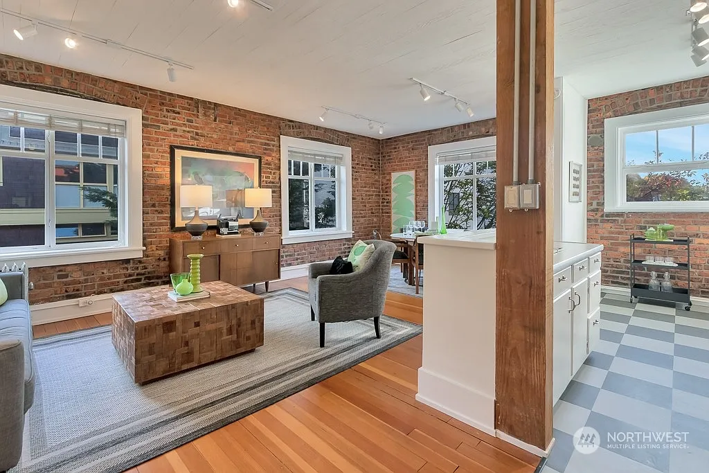 1107 E Denny Way #C7 photo 1