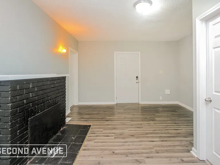 3636 N Dearborn St — Photo 6