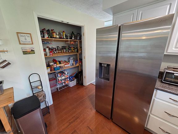 4th image of 9436 Florence Hill Rd