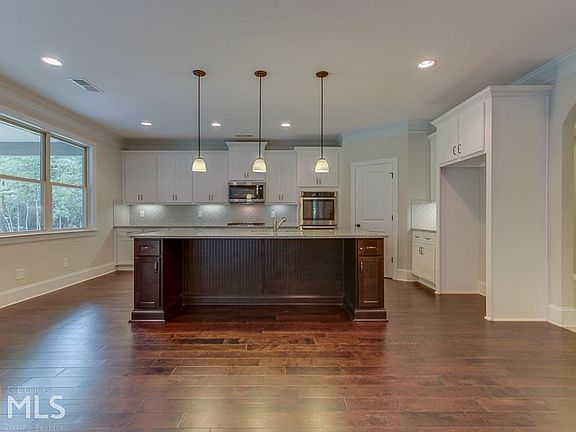 2nd image of 949 S Jeff Davis Dr #4