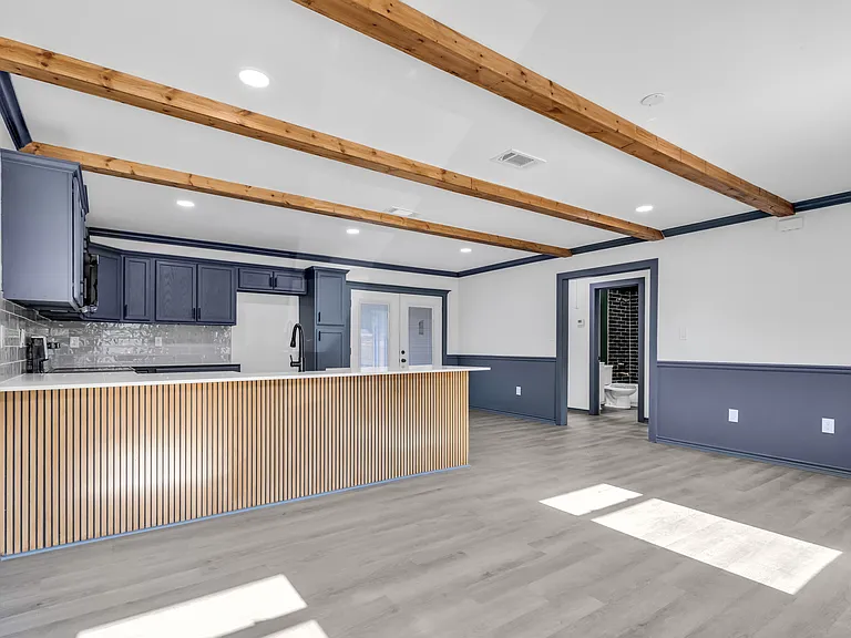 2 Maxwell St #B — Photo 3