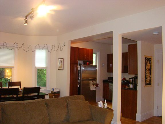 3rd image of 515 Green St APT 4