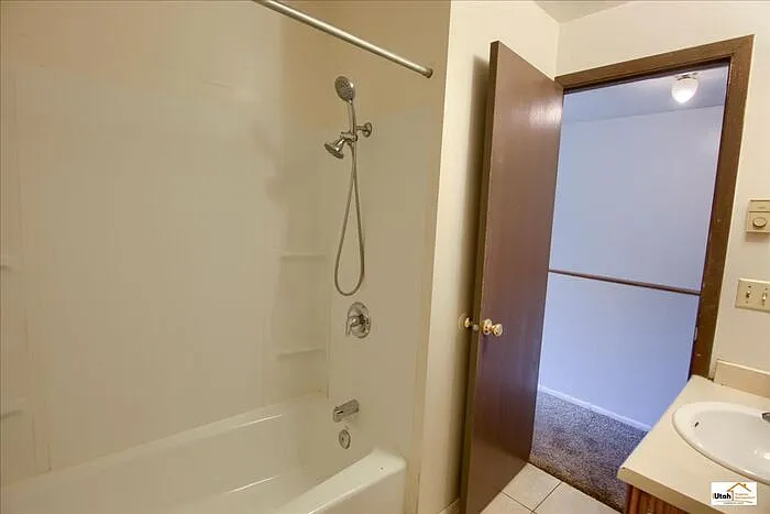 870 N Jackson Ave #8 — Photo 21