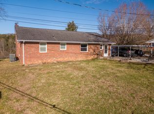 122 Bill Bennett Rd, Johnson City, TN 37604