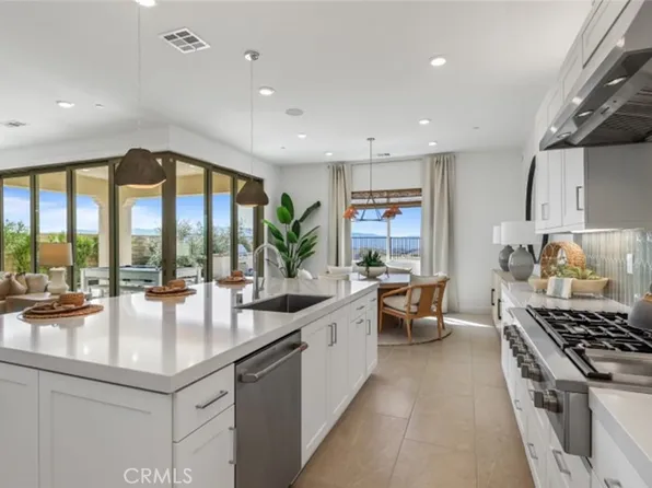 24521 Via Sendero, Santa Clarita, CA 91354