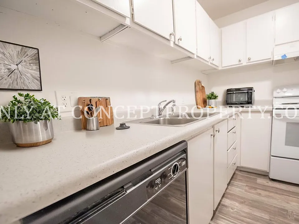 132 E 2nd Ave