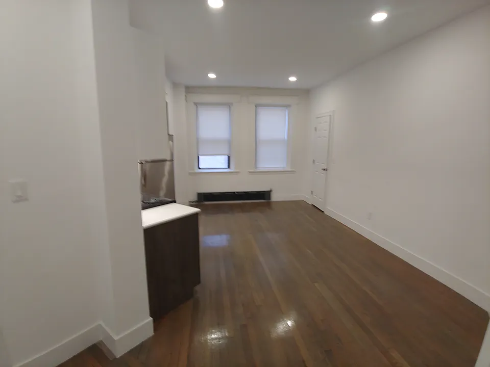 11 Queensberry St #15
