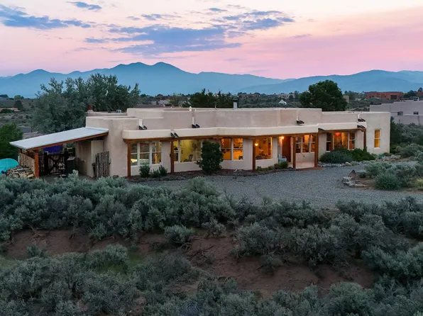 46 Camino De Los Arroyos, Ranchos de Taos, NM 87577-000