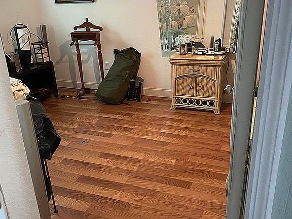 5th image of 4965 Victoria Ave