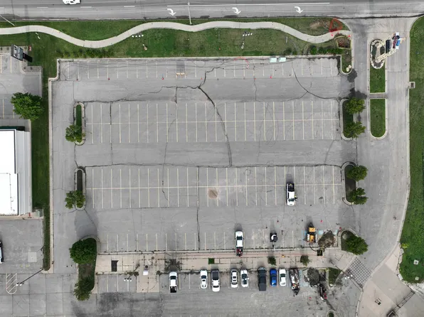 800 N Webb Rd, Wichita, KS 67206