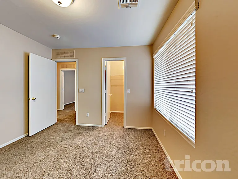 23683 W Huntington Dr — Photo 10