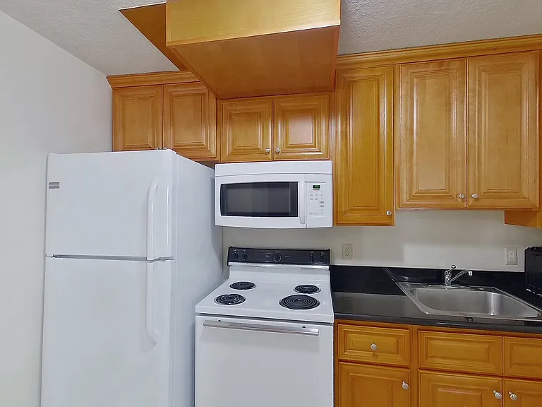 2750 Dwight Way — Photo 10