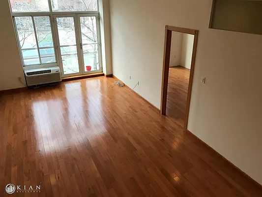 Rented by Kian Realty | media 10