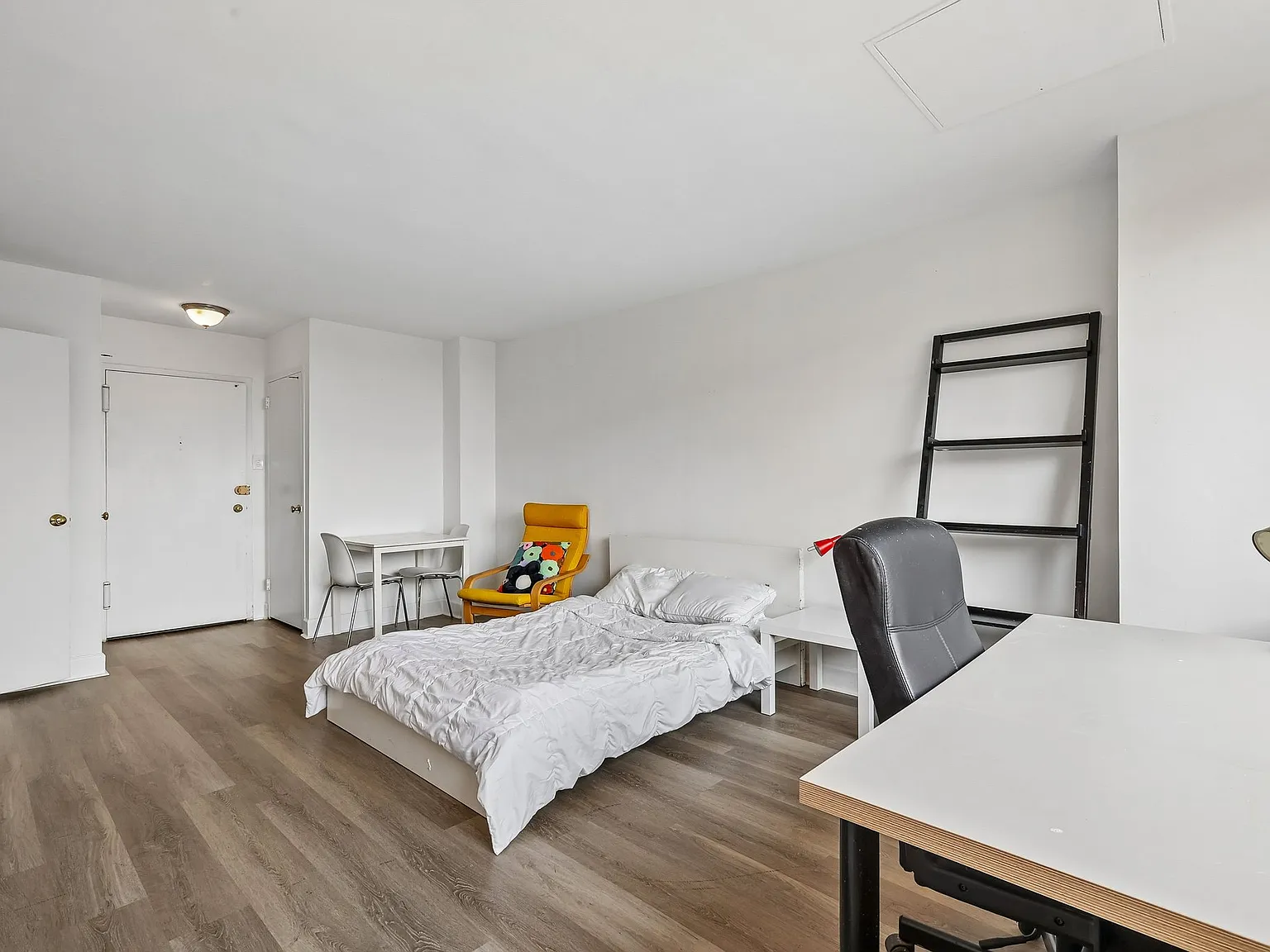 Studio, 383 sqft, $1,695 — Photo 4
