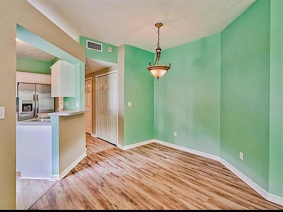 5th image of 322 NW 50th Blvd