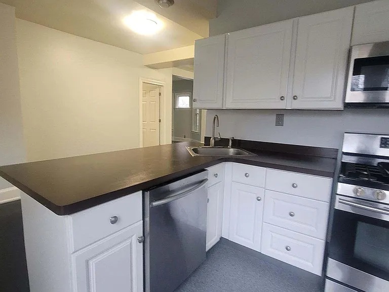 230 Parkdale Ave #LOWER — Photo 1