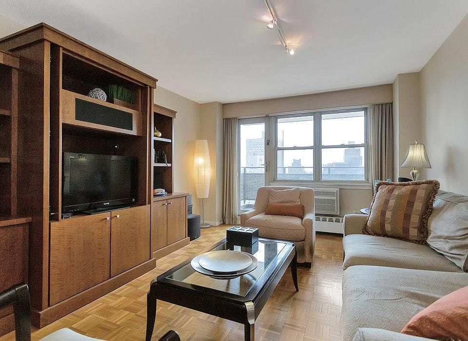 1st image of 333 E 79th St #21J
