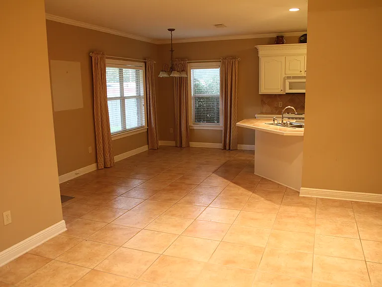 106 Prewitt Cir — Photo 9