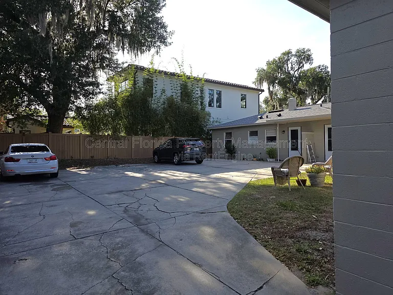 1010 E Central Blvd — Photo 20