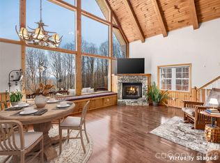 575 Twin Brook Dr, Waynesville, NC 28785