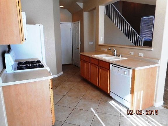4th image of 6327 Sun Briar Ct