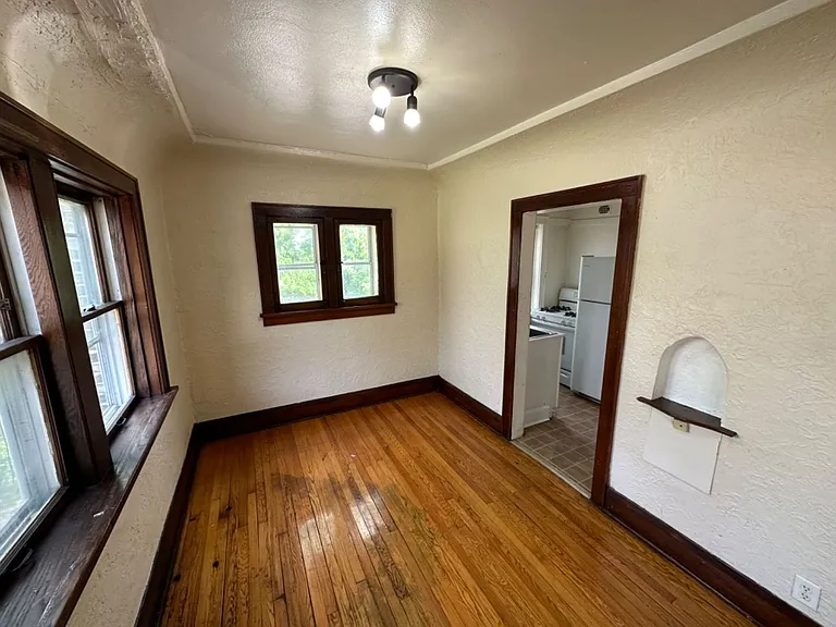 4720 N 37th St. (8 Unit) — Photo 7