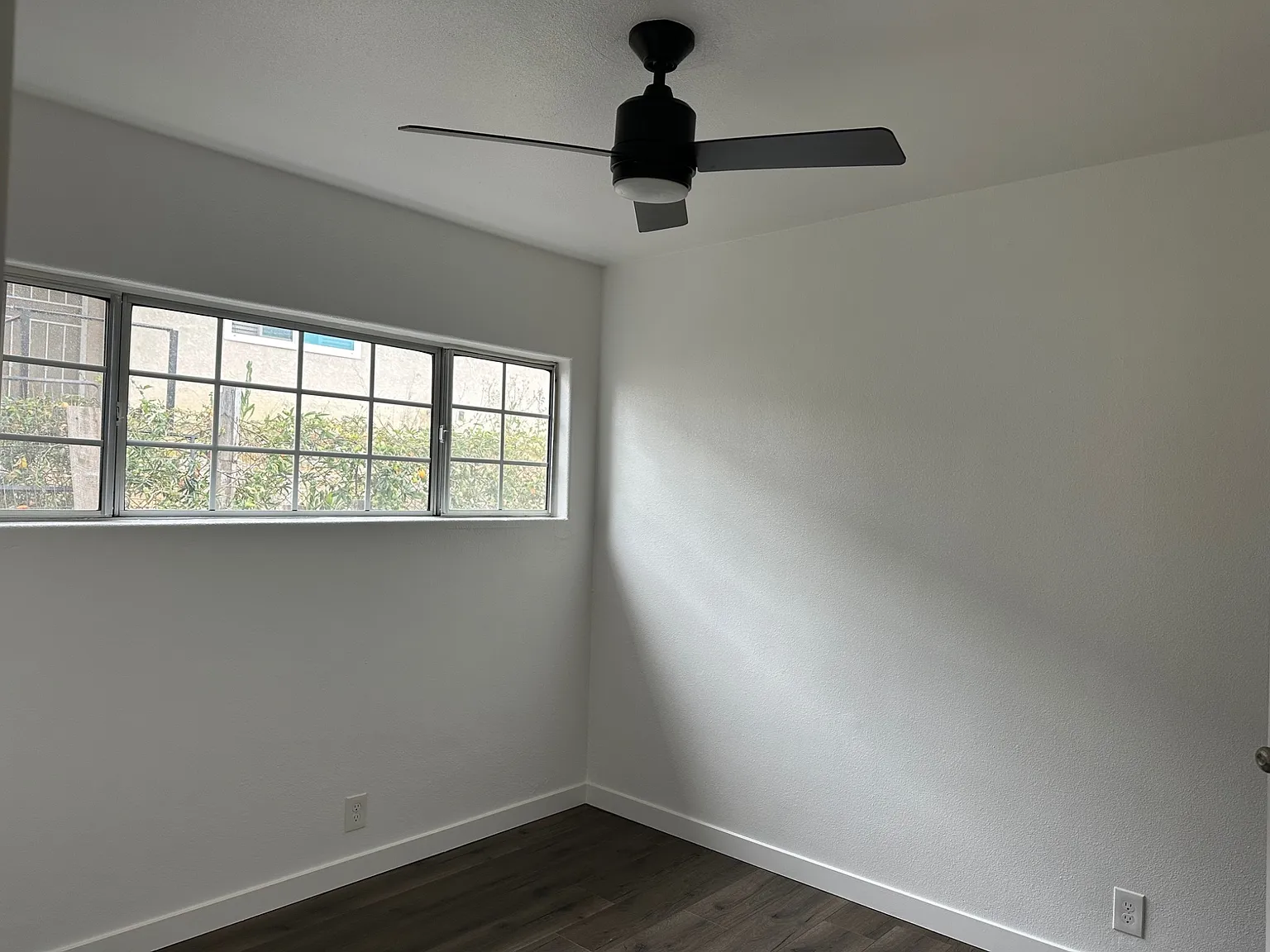 4343 Winchester Ave — Photo 3