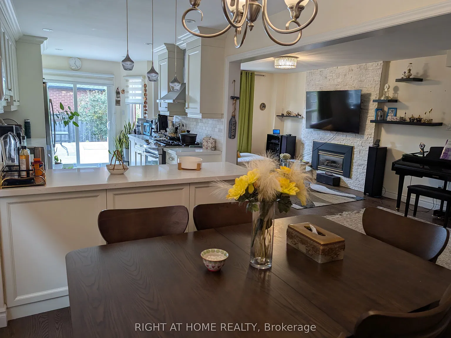 3 bed, $3,500 — Photo 3