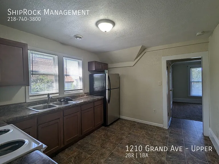 1210 Grand Ave #UPPER — Photo 11