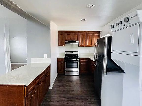 3rd image of 2559 Fairmount Ave #2